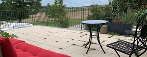 Terrasse mit Blick auf die Felder